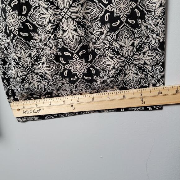 Torrid Black Bandana Print Jumpsuit Size 2 18-20 Boho 1 Piece Stretchy Smocked - Picture 7 of 10